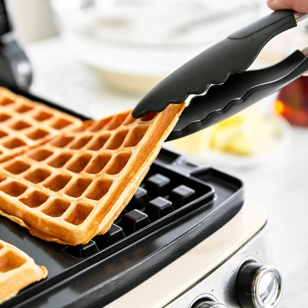 Elite Ceramic Nonstick 4-Square Waffle Maker | Cloud Cream