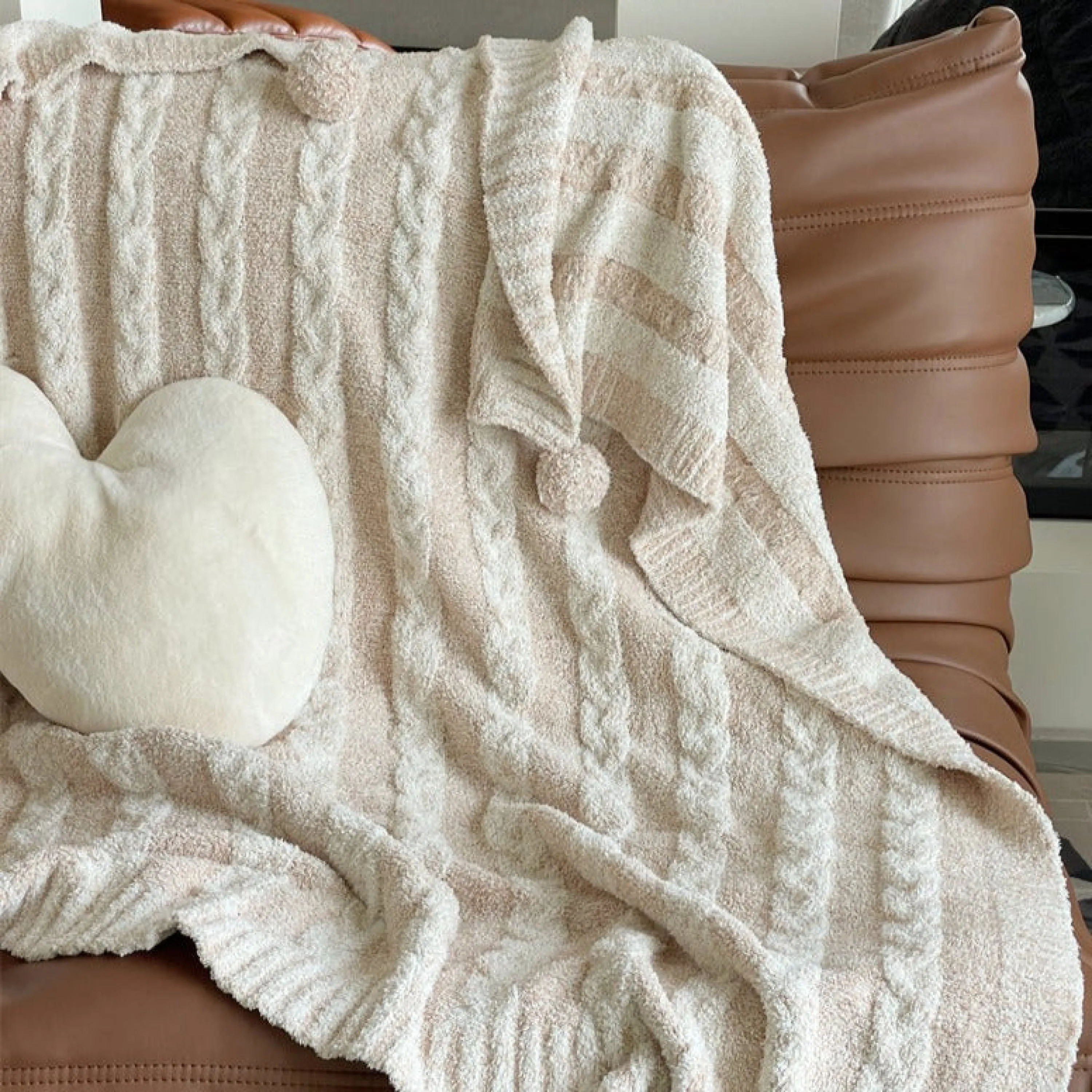 Striped Pom Pom Fluffy Blanket / Pink   White