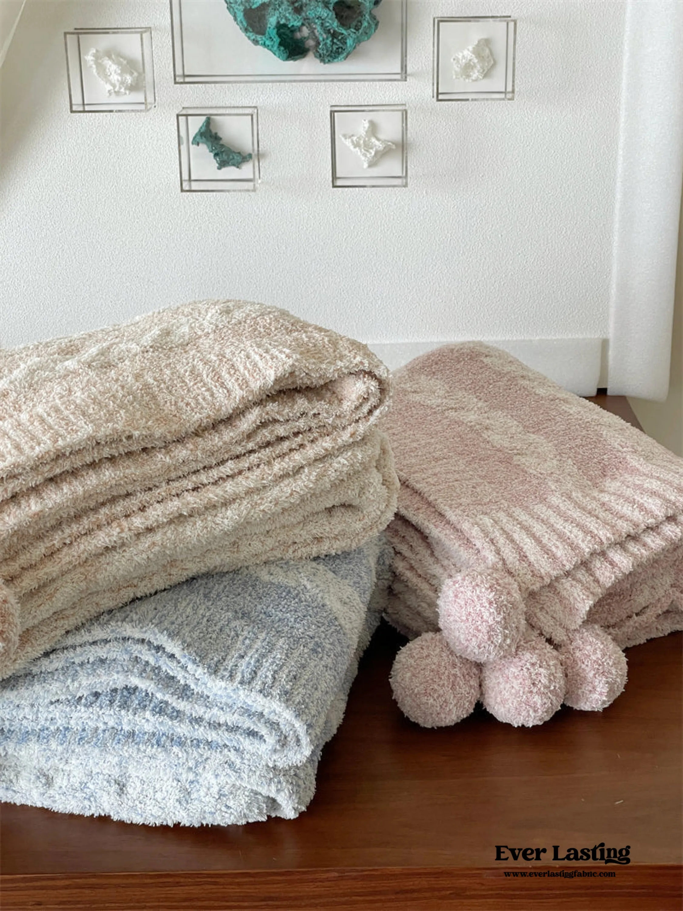 Striped Pom Pom Fluffy Blanket / Pink   White